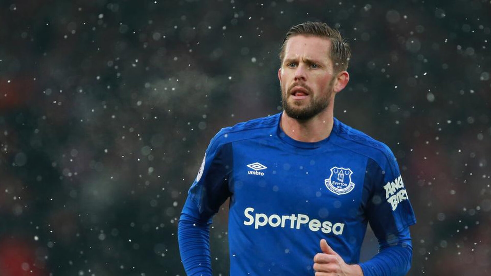 欧冠比赛前瞻引发球迷讨论